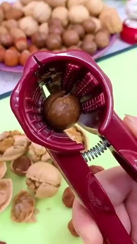 Multifunction Nutcracker With Non Slip Handle, 2026 New Nutcracker Tool Heavy Duty Pecan Walnut, Autonomous Rebound, Aluminum Alloy Material, For Walnut Nuts Chestnut (1)