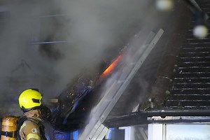 Watch as fire crews and police officers respond to Worthing pub blaze