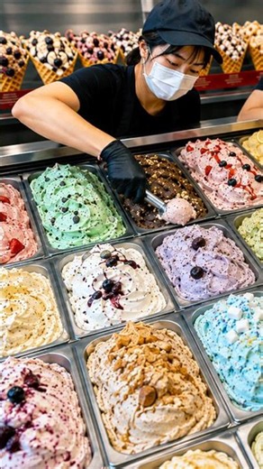 23 flavors! Taiwan is ice-cream paradise; it has everything! Let's Try This Together! / street food