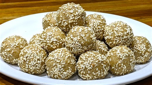 74K views · 1.4K reactions | Til Gur Ladoos | Sesame Seeds Laddu Ingredients Required- 150 grm sesame seeds 200 grm jaggery 1/4 tsp cardamom powder 1 tbsp desi ghee #tilgurladoo #sesameseeds #ladoos | Sunita Agarwal | Facebook