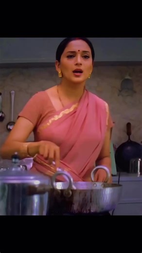 Please don't under review my video TikTok teem 🔥💫🍿 #UK #London #BritishCelebrities #RoyalFamily #PrinceHarry 🔥