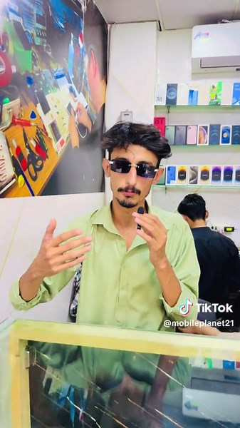 Shop location 📍#iphone #millionviews #foryou #viewsproblem😭😭😭😭😭😭 #flypシ @ItxUxmanOp⭐️