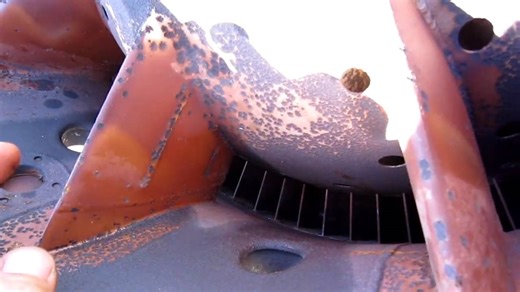 Bad sound in a turbine engine.