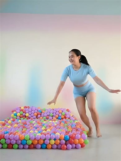 Balloon bed popping Tiny balls