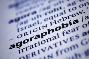 Agoraphobia: causes, symptoms and therapy | Emergency Live