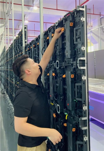 Quickly Install a Video Wall for Your Event