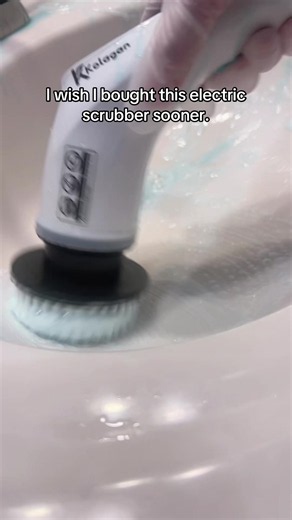 Cleaning just got SO much easier 😍🧼 No more scrubbing until your arms hurt! This electric spin scrubber does the hard work for you 🙌✨ #TikTokMadeMeBuyIt #TikTokShop #CleaningHacks #HomeFinds #CleanTok