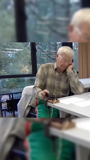 This is what a conversation sounds like in Morse code 📡