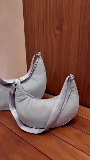 The Sunday Best Pheobe Bag in the Large size is amazing for everyday life or Travel! Item 116285. @Aritzia not an ad, just love to share! #torontovlogger #torontovloggers #torontovlog #torontolife #torontotiktok #torontofashion #torontobeautyblogger #fashion #fashioninspo #style #styletips #traveltips