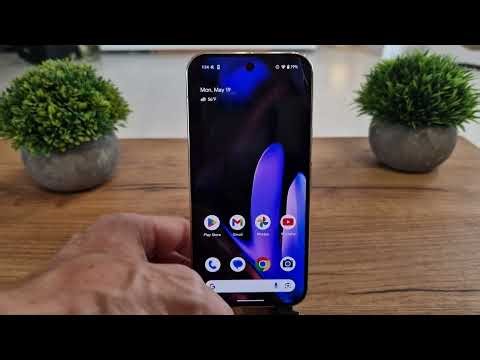 Add Battery Widget on Google Pixel 9 Pro 🔋 | Monitor Battery Easily