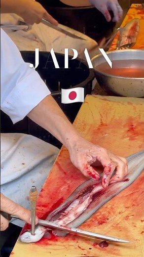 “Masterclass: How chefs fillet fresh eel perfectly”#shortvideo #food #japan