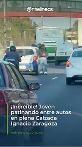 ¡Increíble! Joven patinando entre autos en plena Calzada Ignacio Zaragoza 😱🛹 Sin casco y desafiando el tráfico, este joven se aventura sobre los carriles centrales de la Calzada Ignacio Zaragoza en la #CDMX 🚦🛹. Las imágenes, que ya circulan en redes, muestran lo arriesgado de su hazaña. ¿Tú te atreverías a algo así? 😳 #CDMX #Patineta #RiesgoExtremo #TráficoPeligroso #Viral #AventurasUrbanas #MomentosImpactantes #AcciónEnLaCiudad | Entre Líneas