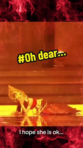 Beautiful model falls… I hope she is alright. What a beautiful headpiece though! #budgiefashion #fyp #fashionweek #thairunway #fypviraltiktok🖤シ゚☆♡ #foryou #viralfyp #fashiondesign #mustseevideos #foryoupage #modelfalls #model #fashionmodel #modelfalling #headpiece #gold #goldenaccessories #heavenlybodies #runwayfail #runwayfails😎🤣 #ohno #ohmygoodness #ohmygoodness🤦🏻‍♀️