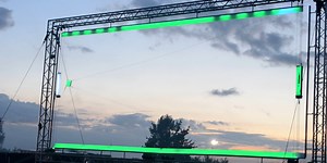 Giant-Scale Physical Pong