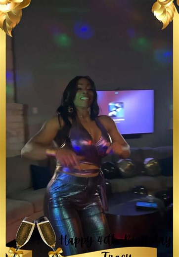 Today I officially turned 40 years old! Thank you to everyone who came out last night to celebrate my birthday. You all looked absolutely AMAZING! What a fantastic way to bring in my 40s! ❤️ #fabulous40 #thankful