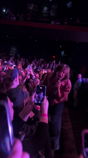 Axel Ellis Unleashes Epic Musical Vibes 🎸🎤