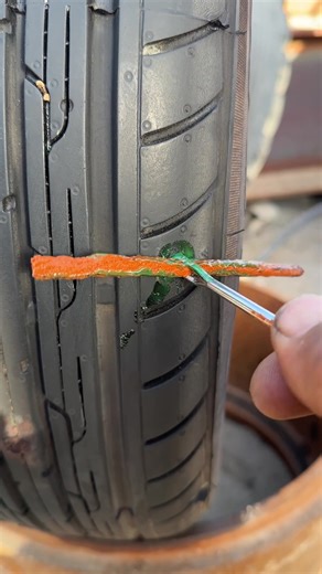 Tubeless kit repair just so easy tubeless kit kaise repair Karte Hain #tyre #truck #shortvideo #mechanic #repair