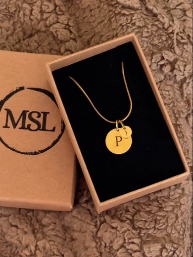 Your story, worn close to your heart. ✨ Our Mamma Bear necklace is the ultimate personalized statement piece. Whether it’s your own initials or the names of the little ones who make your world go round, you can add up to 4 charms to make it truly yours. A beautiful reminder of the ones you love most. 🧸💛 #mothersday #giftideas #personalizedgifts #mzansi #waterproofjewelry