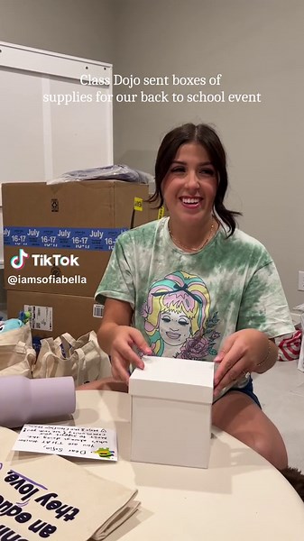 In the middle of making baskets for other teachers we found this gift and it was such a sweet surprise 🥹 thank you Class Dojo for so much love 💚