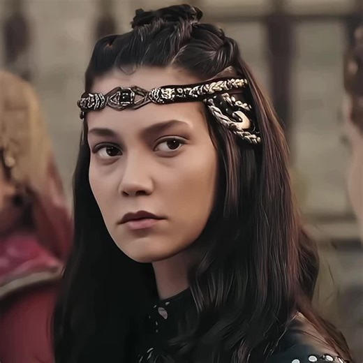#gonca : 💗 ~ she’s so cute brooo || no hate || #kurulusosman #goncahatun #fyp #alaeddinvegonca