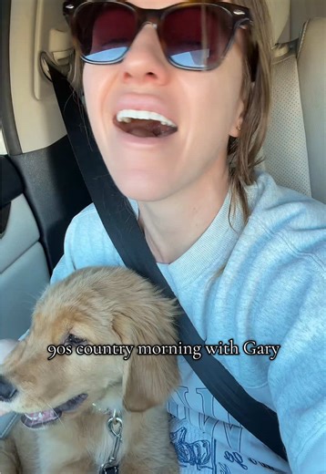 He’s squirmy because he needed to poop. But hims lives taking the kids to school. #90scountry #wynonnajudd #goldenretriever #90scountrymusic #sahm