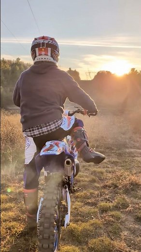 Two stroke. Is there a better sound? 2000 Yamaha YZ 250 mx bike build by Derick Griecken #2stroke