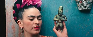A Thorough Breakdown Of Frida Kahlo’s Iconic Style In 11 Photographs
