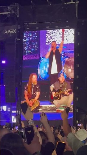 Shinedown - A Symptom of Being Human - Welcome To Rockville