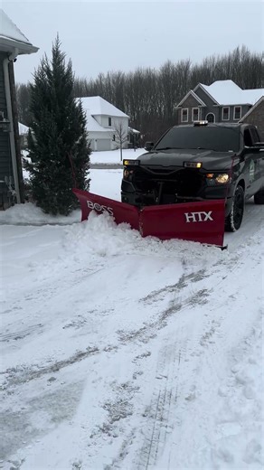 From curb to top of the driveway with BOSS HTX V-Plow gets it done! Clean scrapes & smooth pushes!