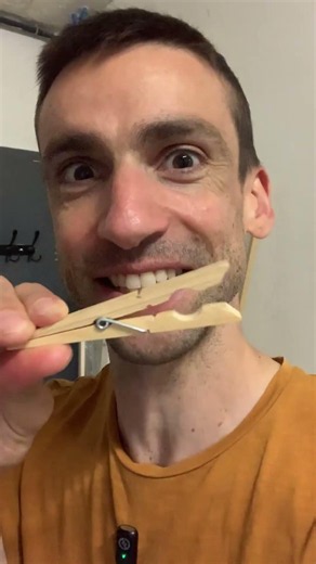 How to hammer in a small nail without any pain 🤫