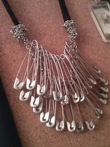Safety Pin Jewelry Tutorials