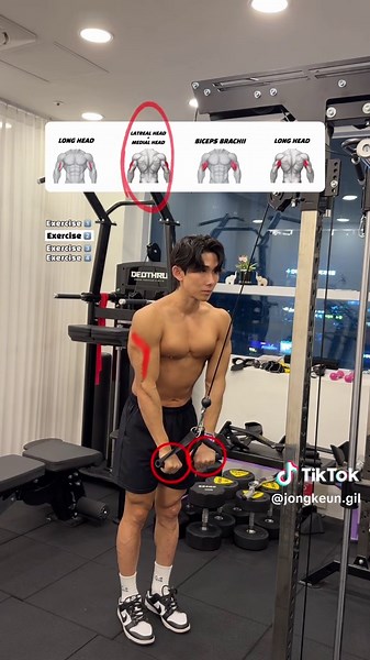 🔽펌핑 극대화 슈퍼세트 팔운동(Arms Day) 4가지🔽 🔸Super-Set Arms Routine – Max Pump Guaranteed🔥 1️⃣케이블 클로즈그립 컬 (Cable Close-Grip Curl) - 손을 좁게 모아 당겨 이두근 장두(Long Head)에 자극이 집중됩니다. 팔 바깥쪽 두께를 빠르게 키우고 케이블 장력 덕분에 수축이 매우 선명하게 들어옵니다. 2️⃣케이블 클로즈그립 프레스다운 (Cable Close-Grip Pressdown) - 좁게 잡고 아래로 눌러 삼두 외측두(Lateral Head)를 강하게 공략합니다. 팔 바깥쪽 라인이 도드라지고 탄탄한 3D 삼두 모양을 만드는 데 뛰어납니다. 3️⃣이지바 컬 (EZ-Bar Curl) - EZ바를 당겨 이두근 전체(Biceps Brachii)를 깊게 수축합니다. 손목 부담이 적고 퓨어한 이두 펌핑을 만들기에 가장 안정적인 컬 동작입니다. 4️⃣이지바 라잉 트라이셉스 익스텐션 (EZ-Bar Lying Tr