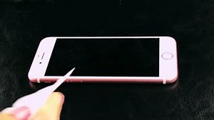 Clean your screen then snap it on! Keep your device looking sleek and protected with #SimpleSnap! www.simplesnap.com | Simple Snap