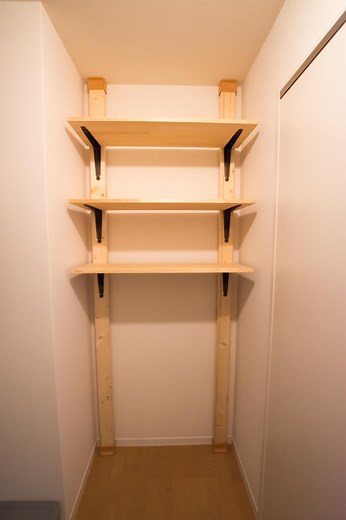 【DIY】ディアウォールを使ってクローゼットに棚をDIYしてみた！ - Kimpa Life キンパライフ