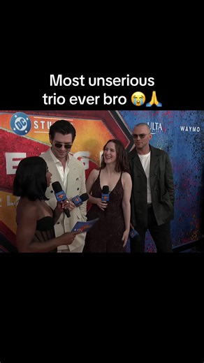 Nick just standing there and third wheeling for the 1000th time 😭🙏#davidcorenswet #rachelbrosnahan #nicholashoult #dc #fyp