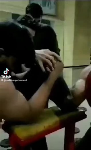 1 Commando Vs 3 bodybuilders 💪 #foryou #commando