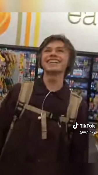 vrchat furry falls in love with me 🙈 #vr #vrchat #vrc #virtualreality #vrchatcommunity