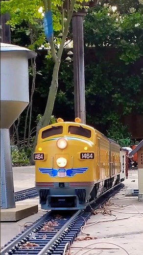 Union Pacific F7 delivering fun and happy vibes in the sun #gardenrailway #modeltrains #railroad