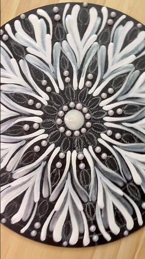 Easy Mandala Tutorial Snowflake ❄️ #christmas #diy #mandala #tutorial #art #painting #shorts