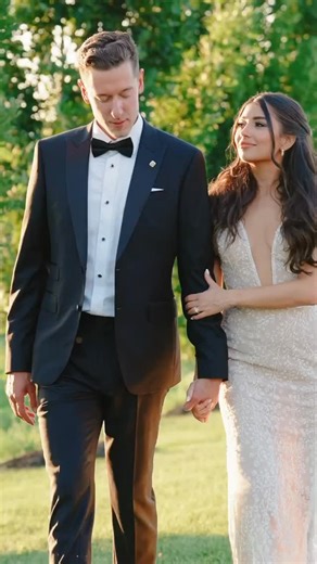 I’m a sucker for a good Father of the Bride soundtrack moment 😭 Planning and design by @sincerelyyoursevents Video @wildandfreefilms Bride @crisprosperi Groom @binniner Florals @royalorchidflorist @beauty @jess.wolfert.beauty Hair @styledbynadia Photography @mangostudios Tap for a complete list of vendors! #luxurywedding #luxuryweddingplanner #weddingfilms #weddinginspiration #weddinginspo weddingfilm sneakpeek cristineprosperi stlouisblues destinationweddingvideographer | Royal Orchid Florist