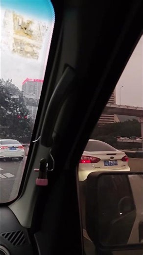 I saw an amazing sky bridge in Chongqing