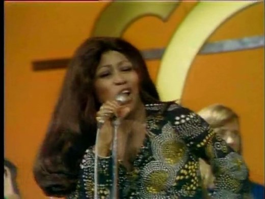 Ike & Tina Turner - Live at Soul Train (1972) - Vidéo Dailymotion