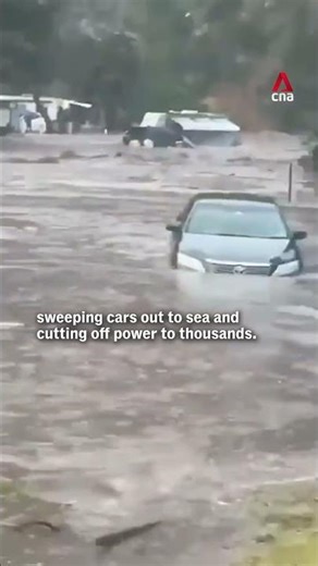 Cars swept out to sea after flash floods at Australia's Great Ocean Road