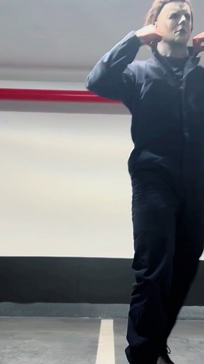 The Boogeyman striking that pose with @Slim 199x this Halloween🙅🏼‍♂️ #wop #dance #michaelmyers #michaelmyerstiktok #michaelmyersoftiktok_h #halloween2018michaelmyers #spookyseason #michaelmyerscosplay #michaelmyershalloween #tiktokdances2023 #nickcastle #therealmichaelmyersontiktok