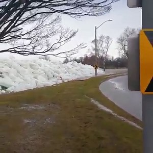 Ice tsunami! Winds blow thick ice from Lake Ontario ashore in a pretty dramatic icy pileup. Feb 24. Video via Met Hirado. | Severe World Weather