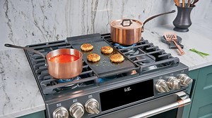 Edge-To-Edge, Six Burner Cooktop