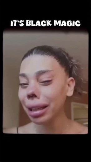 Scav's Diary | Creepy Stories on Instagram: "‎日本利用压电瓷砖将脚步转化为电能。这些瓷砖捕捉来自你脚步的动能。当你行走时，你的重量和动作会对瓷砖产生压力。瓷砖会轻微弯曲，从而产生机械应力。瓷砖内部的压电材料将这种应力转化为电能。每一步都会产生少量电荷，而数百万步结合在一起就能产生足够的电力来驱动 LED 灯、数字显示屏和传感器。在像涩谷车站这样繁忙的地方，每天大约有 240 万个脚步为这一系统作出贡献。这些电能可以被储存或立即使用，从而减少对传统电力来源的依赖，并支持可持续的城市基础设施。这种方法将日常运转化为实用的可再生能源 #日本 #知识 #事实 #你知道吗 #推荐 #科技 #创新 #历史 #技术 #实验 #热门 ‎"