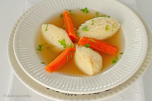 Găluște de gris pufoase pentru supă - rețetă video