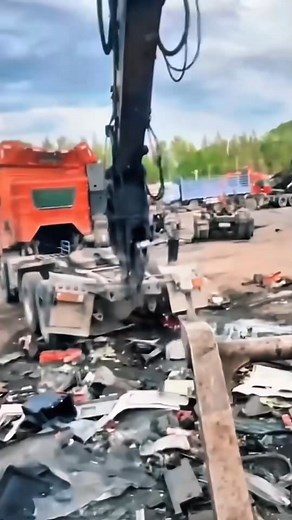 The World's Strongest Scissors — It Cuts Trucks in Half . #usa #knowl... | Fame Rush