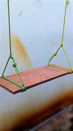 23K views · 164 reactions | How to tie a swing knot/ Very Useful Rope Skills. #SmartTip #reels #masterknots #Bowline #rope #knots #paracord #stringlinehitch #clovehitch | Knot Builder | Facebook